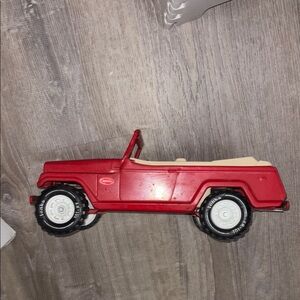 Vintage Tonka Jeepster metal toy truck ERTL